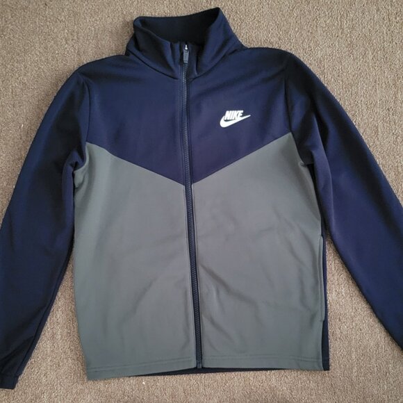 Nike track suit - Picture 5 of 8